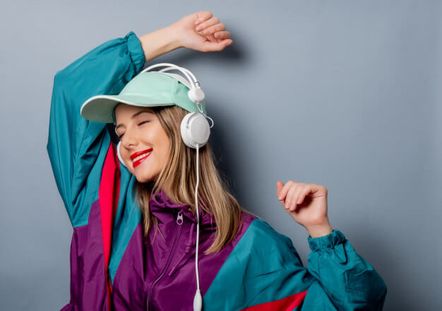 style-woman-90s-clothes-style-with-headphones_87910-2239.jpg